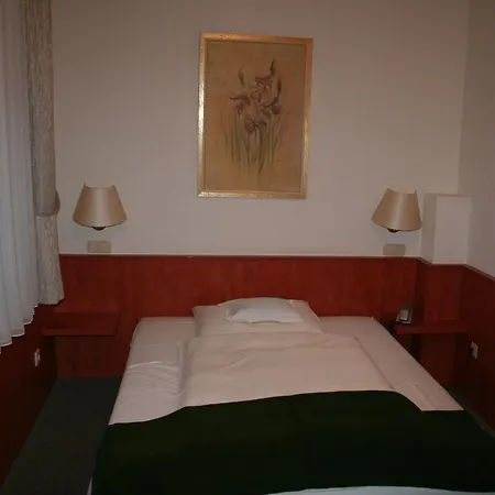 - Restaurant Haus Von Der Heyde ايزيرلون